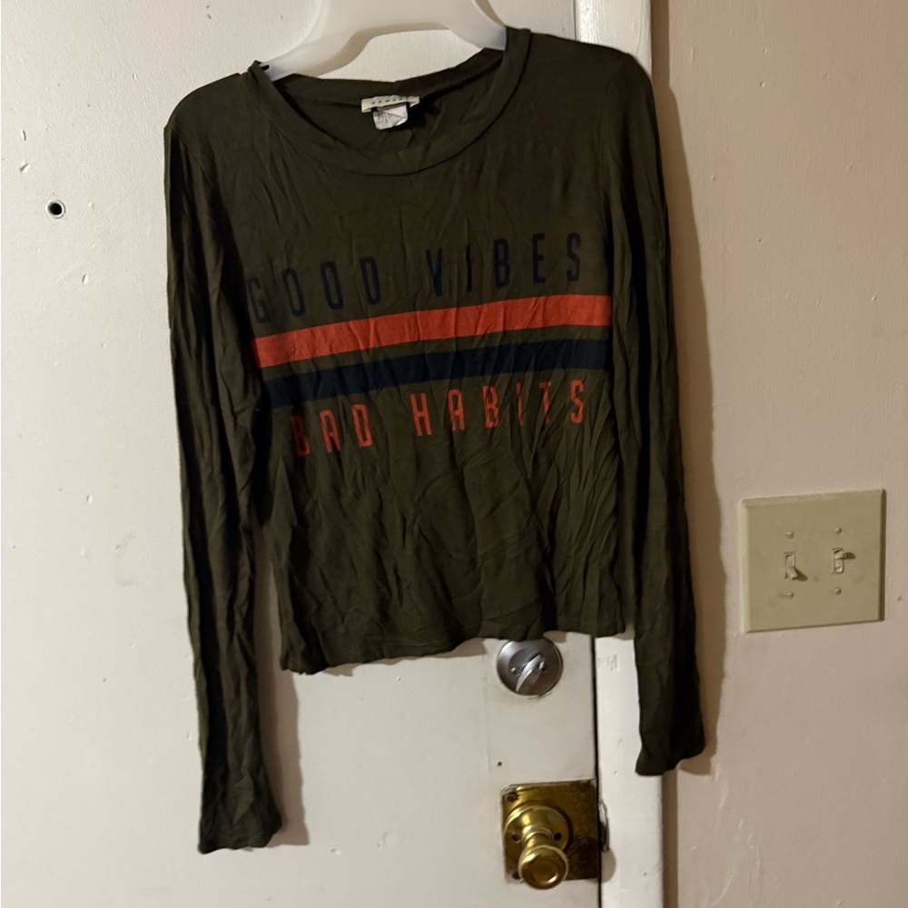 💚💚💚 Olive Long Sleeve Graphic Tee
